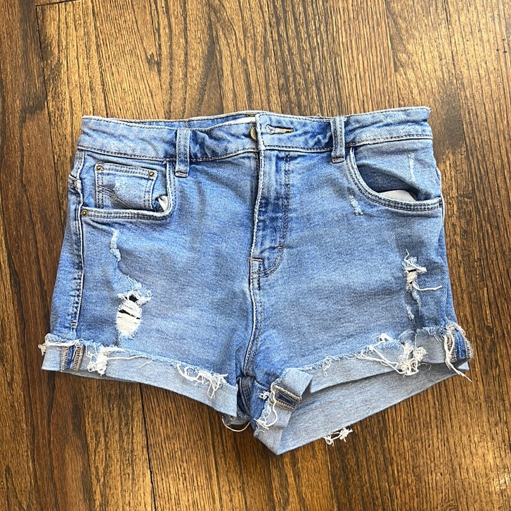 Zara - denim shorts - size 4 - stretchy